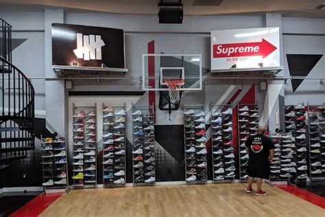 los angeles sneaker shop.